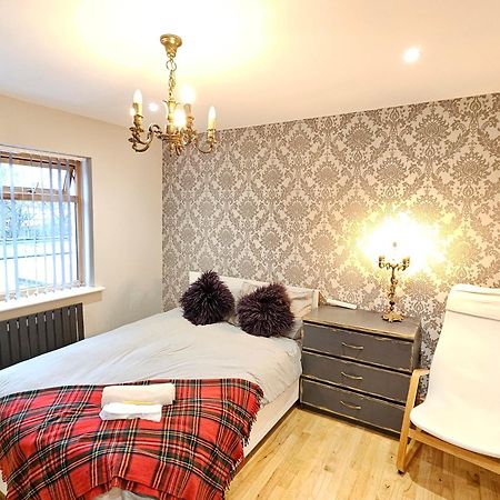 Beautiful Guest Rooms, Free Parking, 30Min Heathrow, 40Min Wembley, 60Min Central London Гринфорд Экстерьер фото