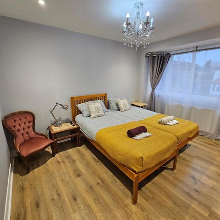 Beautiful Guest Rooms, Free Parking, 30Min Heathrow, 40Min Wembley, 60Min Central London Гринфорд Экстерьер фото