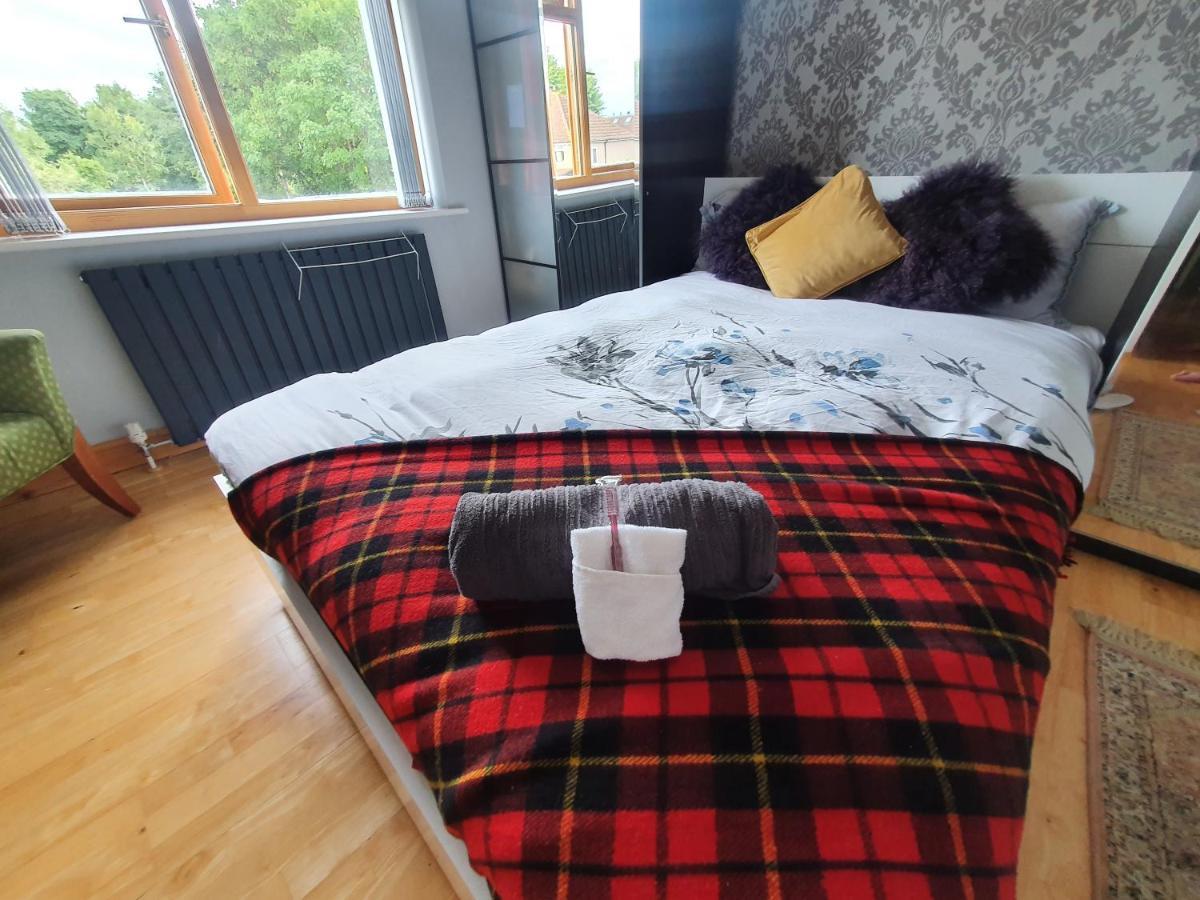 Beautiful Guest Rooms, Free Parking, 30Min Heathrow, 40Min Wembley, 60Min Central London Гринфорд Экстерьер фото