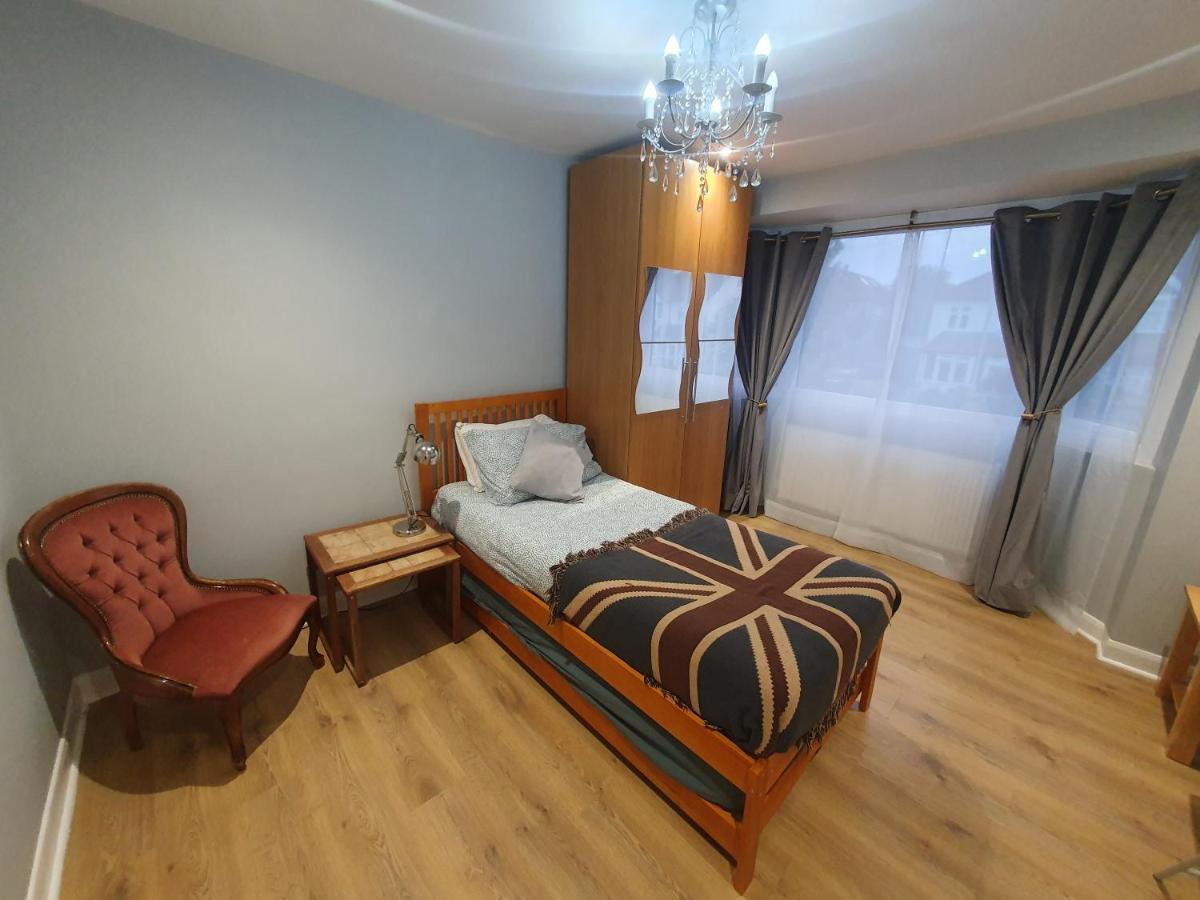 Beautiful Guest Rooms, Free Parking, 30Min Heathrow, 40Min Wembley, 60Min Central London Гринфорд Экстерьер фото