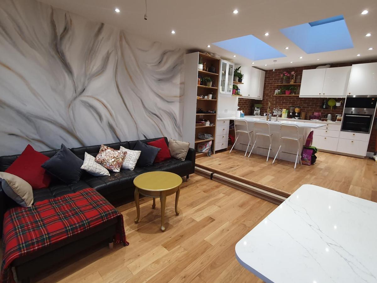 Beautiful Guest Rooms, Free Parking, 30Min Heathrow, 40Min Wembley, 60Min Central London Гринфорд Экстерьер фото