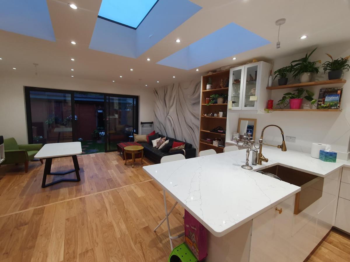 Beautiful Guest Rooms, Free Parking, 30Min Heathrow, 40Min Wembley, 60Min Central London Гринфорд Экстерьер фото