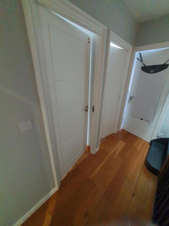 Beautiful Guest Rooms, Free Parking, 30Min Heathrow, 40Min Wembley, 60Min Central London Гринфорд Экстерьер фото