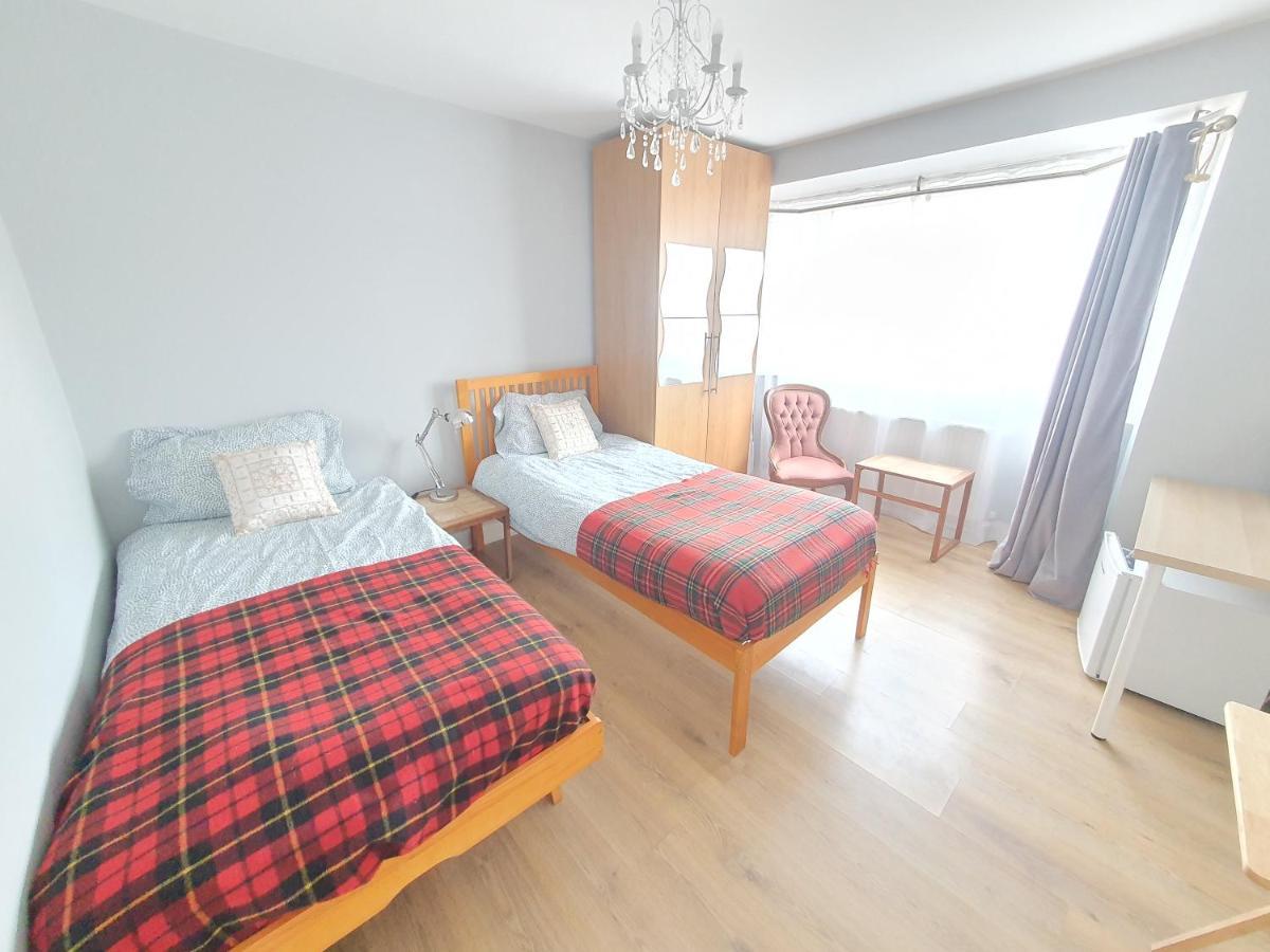 Beautiful Guest Rooms, Free Parking, 30Min Heathrow, 40Min Wembley, 60Min Central London Гринфорд Экстерьер фото