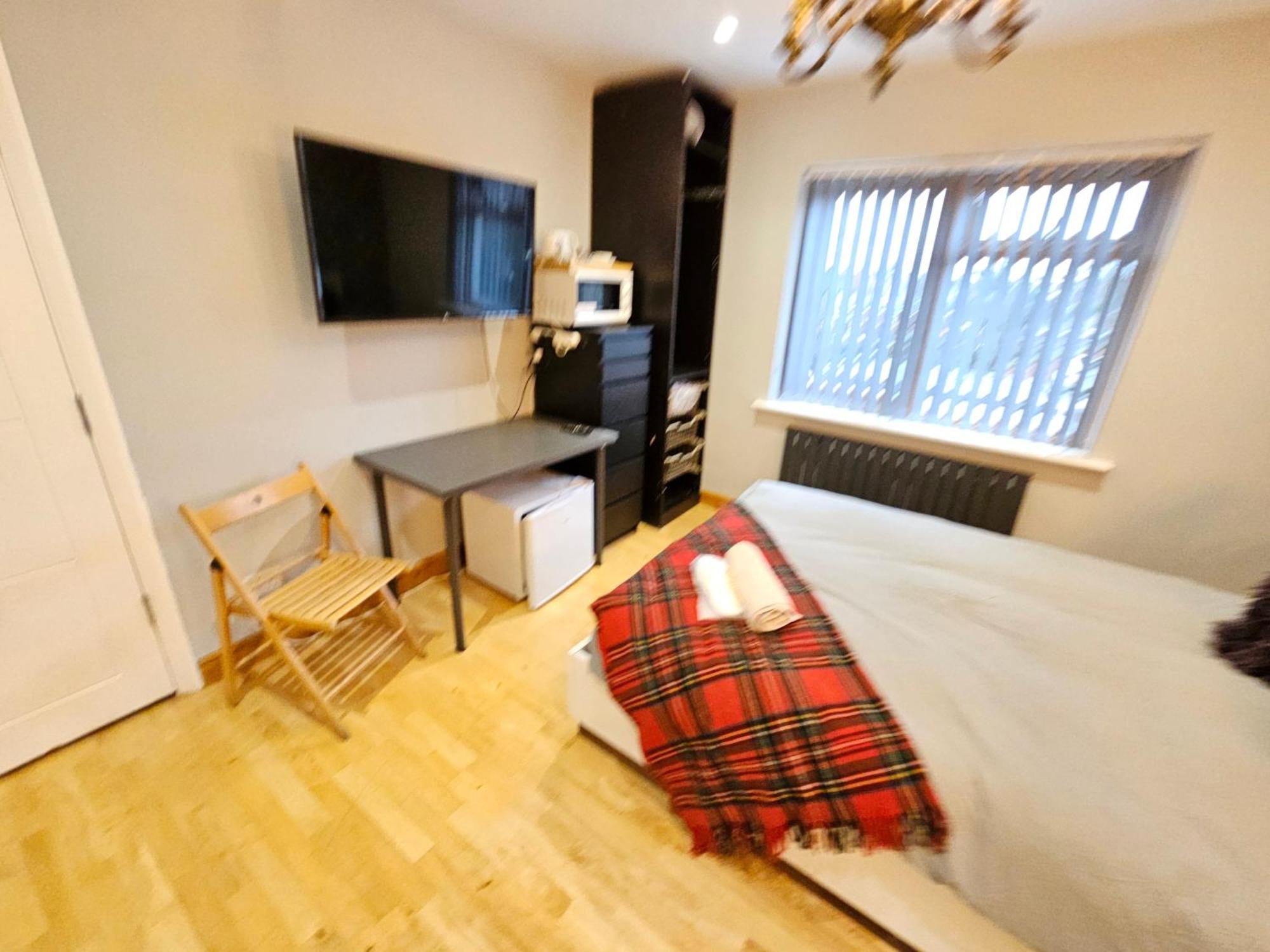 Beautiful Guest Rooms, Free Parking, 30Min Heathrow, 40Min Wembley, 60Min Central London Гринфорд Экстерьер фото